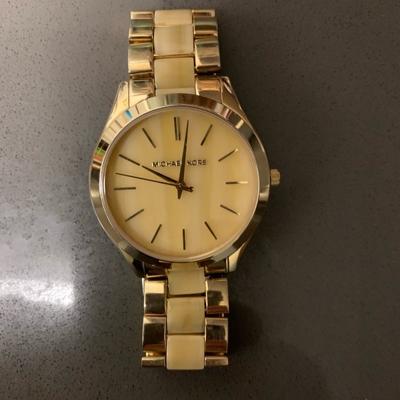 Michael Kors Watch - Picture 4 of 6